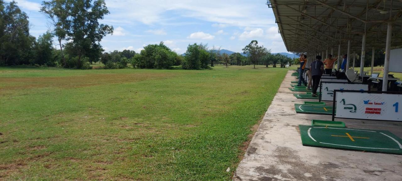 Kuala Terengganu Golf Resort by Ancasa Hoteles y Resorts Exterior foto