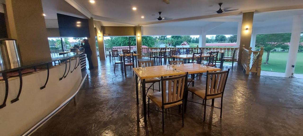 Kuala Terengganu Golf Resort by Ancasa Hoteles y Resorts Exterior foto